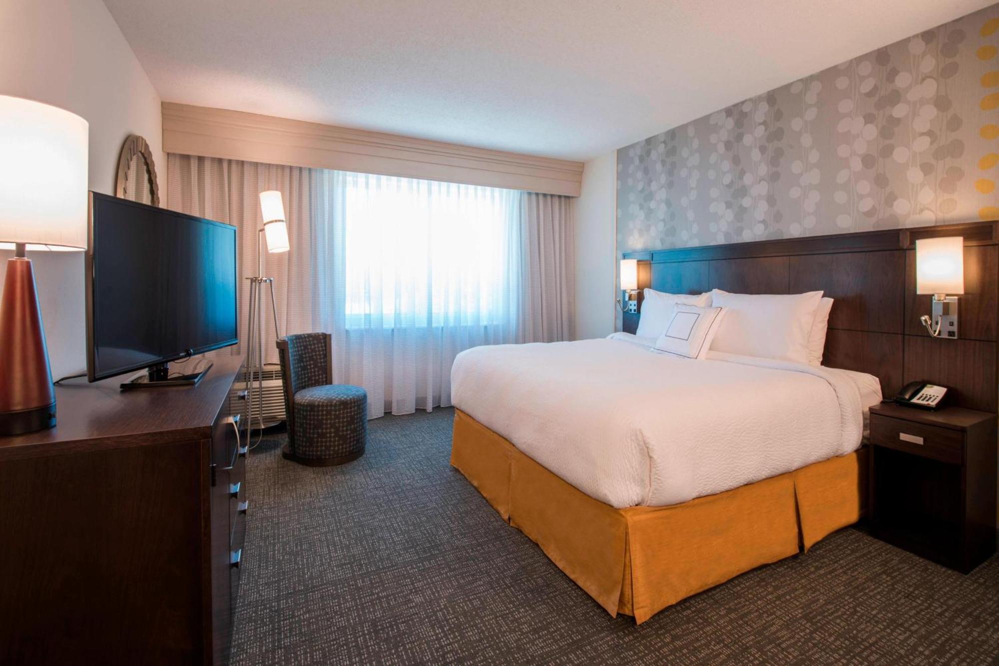 Courtyard By Marriott Columbus Hotell Exteriör bild