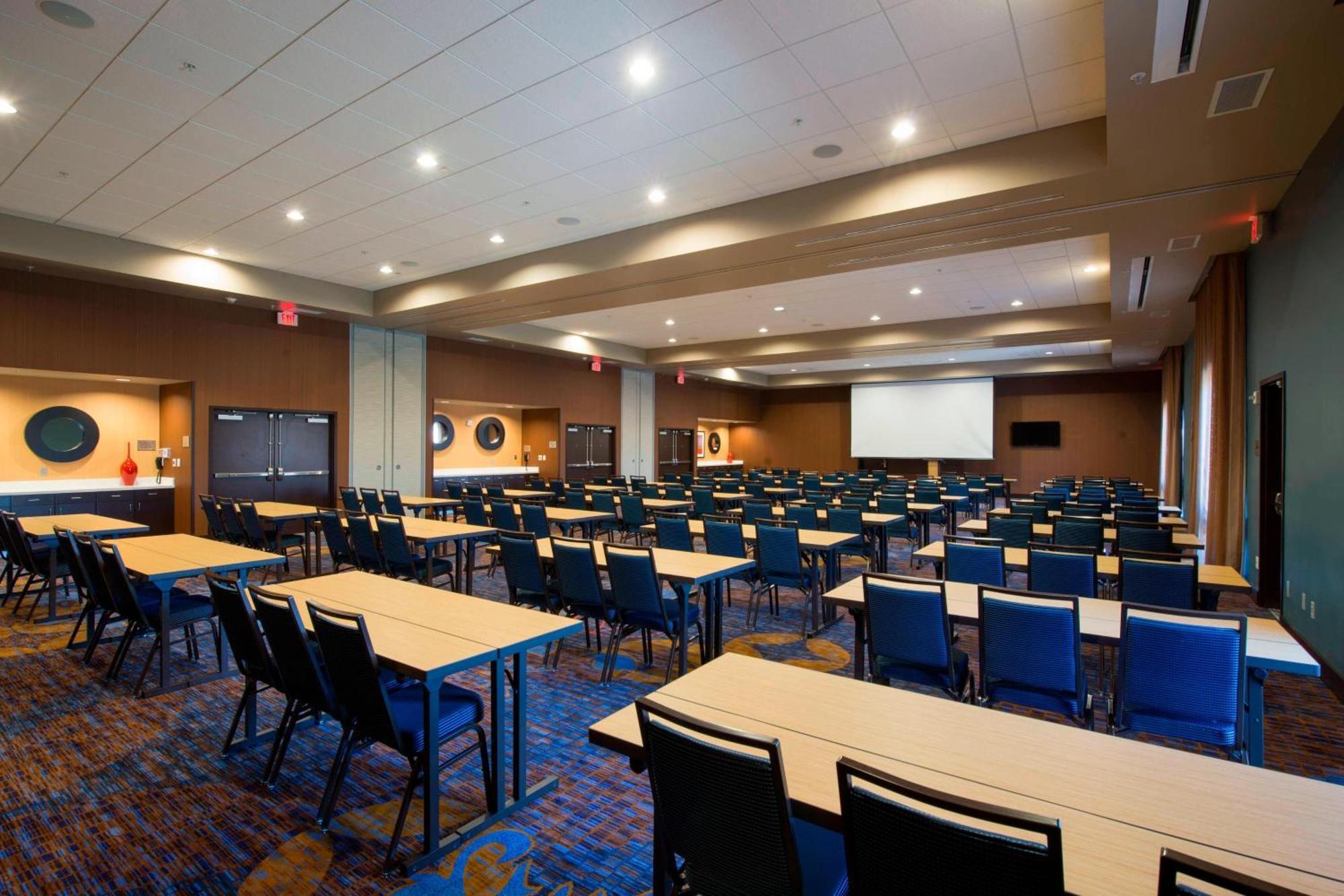 Courtyard By Marriott Columbus Hotell Exteriör bild